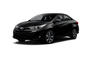 Toyota Yaris 2018 black – front three-quarter view